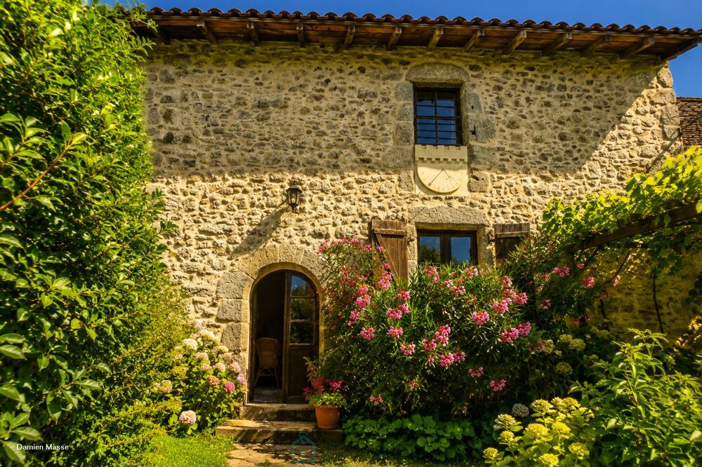 à vendre  Villa Saint-Martin-le-Pin (24300)