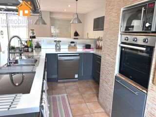  Appartement à louer 6 pièces 138 m²