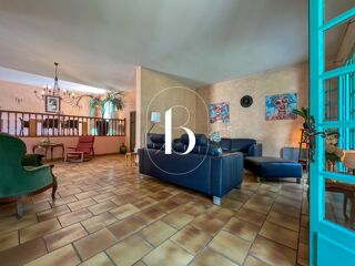  Maison  vendre 7 pices 242 m