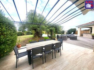  Villa  vendre 7 pices 239 m