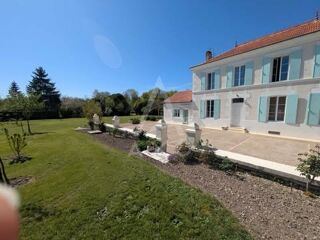 Maison 8 pièces 280 m² · aux Églises-d'Argenteuil · 280 m² · 390 000 €