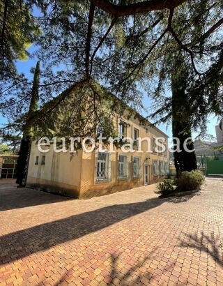  Immeuble à vendre 15 + pièces 880 m²