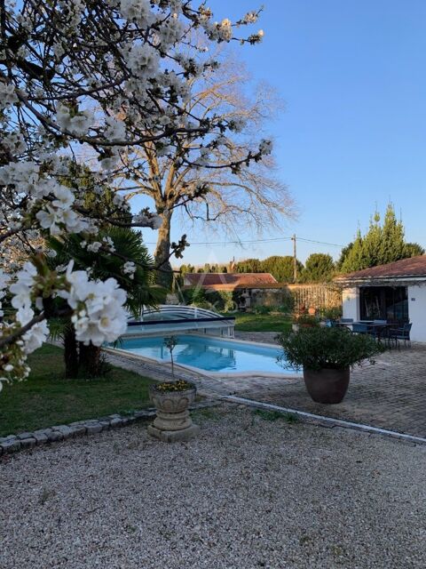   Maison Maison - 10 pi�ce(s) - 263 m�