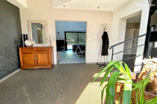  Villa  vendre 8 pices 275 m