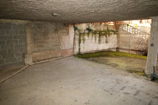  Parking / Garage  louer 