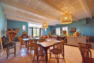  Villa  vendre 15 + pices 700 m