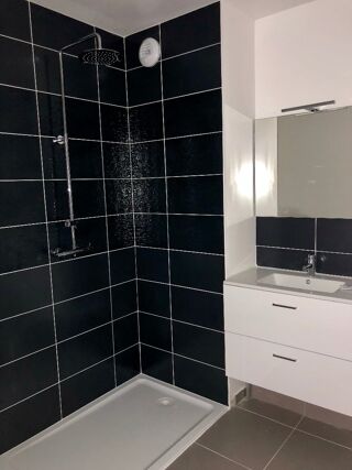  Appartement à louer 2 pièces 37 m²