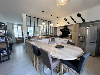  Maison � vendre 6 pi�ces 214 m�