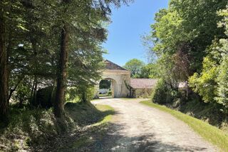  Villa à vendre 15 + pièces 685 m²