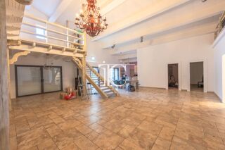  Villa  vendre 8 pices 241 m