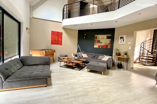  Villa  vendre 8 pices 275 m