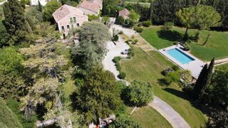 Villa à vendre 15 + pièces 442 m²