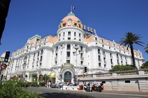 Cave &agrave; vin 99000 06000 Nice