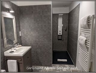  Villa � vendre 15 + pi�ces 700 m�