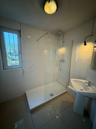  Appartement à louer 3 pièces 78 m²