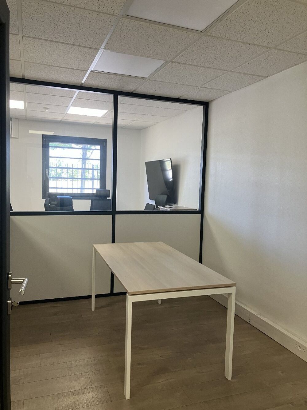   Bureau 
