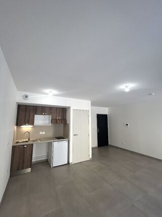  Appartement à louer 2 pièces 45 m²