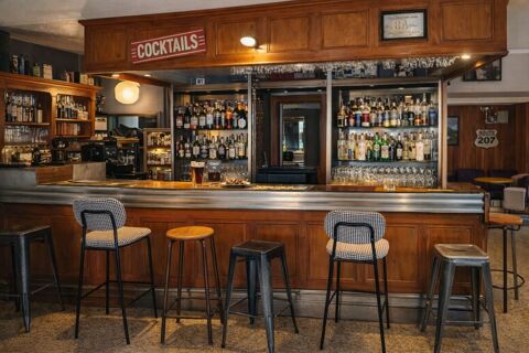   Bar 
