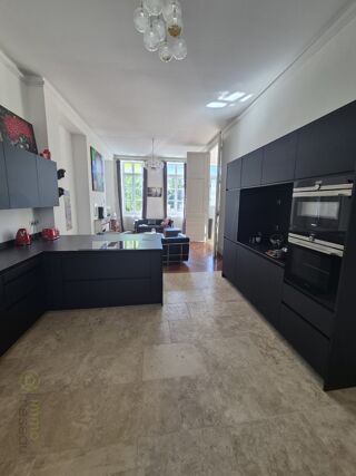Maison 8 pièces 250 m² · à La Côte-Saint-André · 250 m² · 787 500 €
