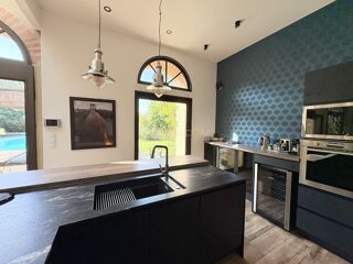  Maison  vendre 7 pices 375 m