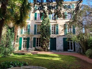  Maison  vendre 10 pices 300 m
