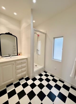  Appartement � vendre 4 pi�ces 165 m�