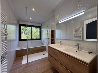  Maison � vendre 12 pi�ces 339 m�