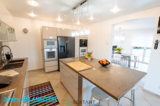  Villa à vendre 7 pièces 213 m²