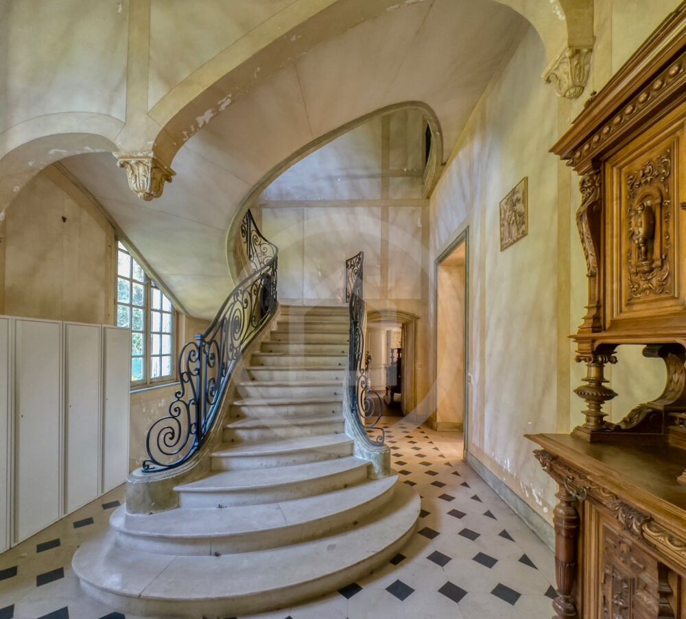  vendre  Proprit/chteau Roye (80700)