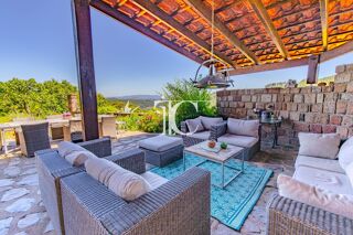  Villa  vendre 8 pices 301 m