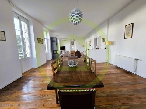   Maison Maison - 9 pi�ce(s) - 300 m�