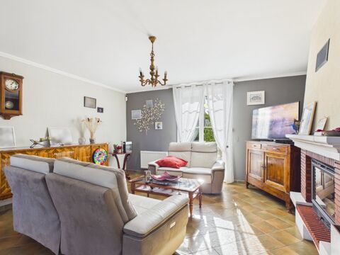   Maison Maison - 5 pièce(s) - 182 m²