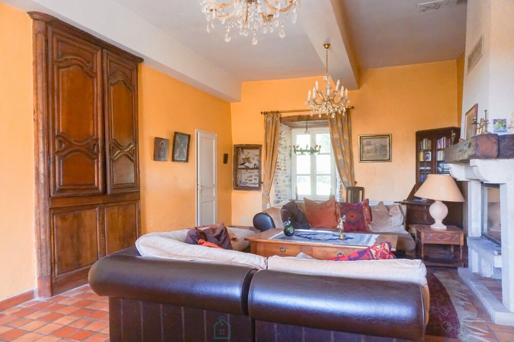 à vendre  Villa Saint-Jory-de-Chalais (24800)
