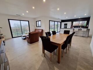  Maison � vendre 7 pi�ces 205 m�