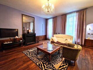  Villa � vendre 15 + pi�ces 933 m�