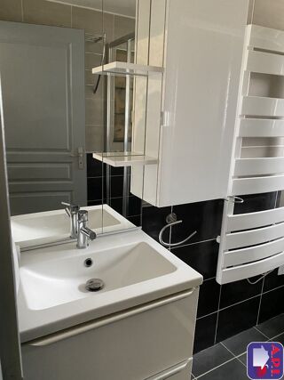  Immeuble à vendre 555 m²