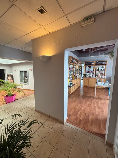 Local commercial 252000 85500 Les herbiers