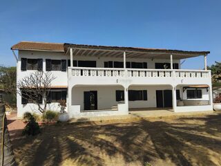  Maison � vendre 7 pi�ces 300 m� Ngaparou