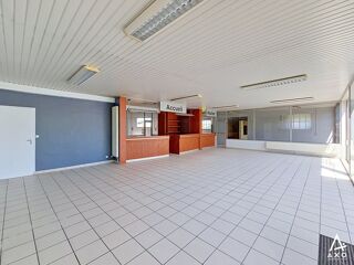  Parking / Garage � vendre 5 pi�ces 891 m�
