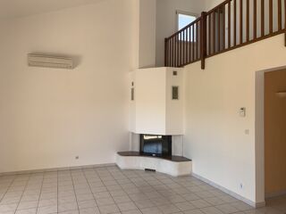 Maison à louer 6 pièces 176 m²