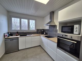  Appartement à louer 5 pièces 99 m²
