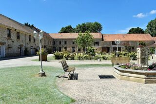  Villa à vendre 15 + pièces 3900 m²