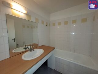  Appartement à louer 3 pièces 65 m²