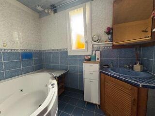  Villa  vendre 6 pices 85 m