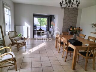  Maison  vendre 8 pices 200 m