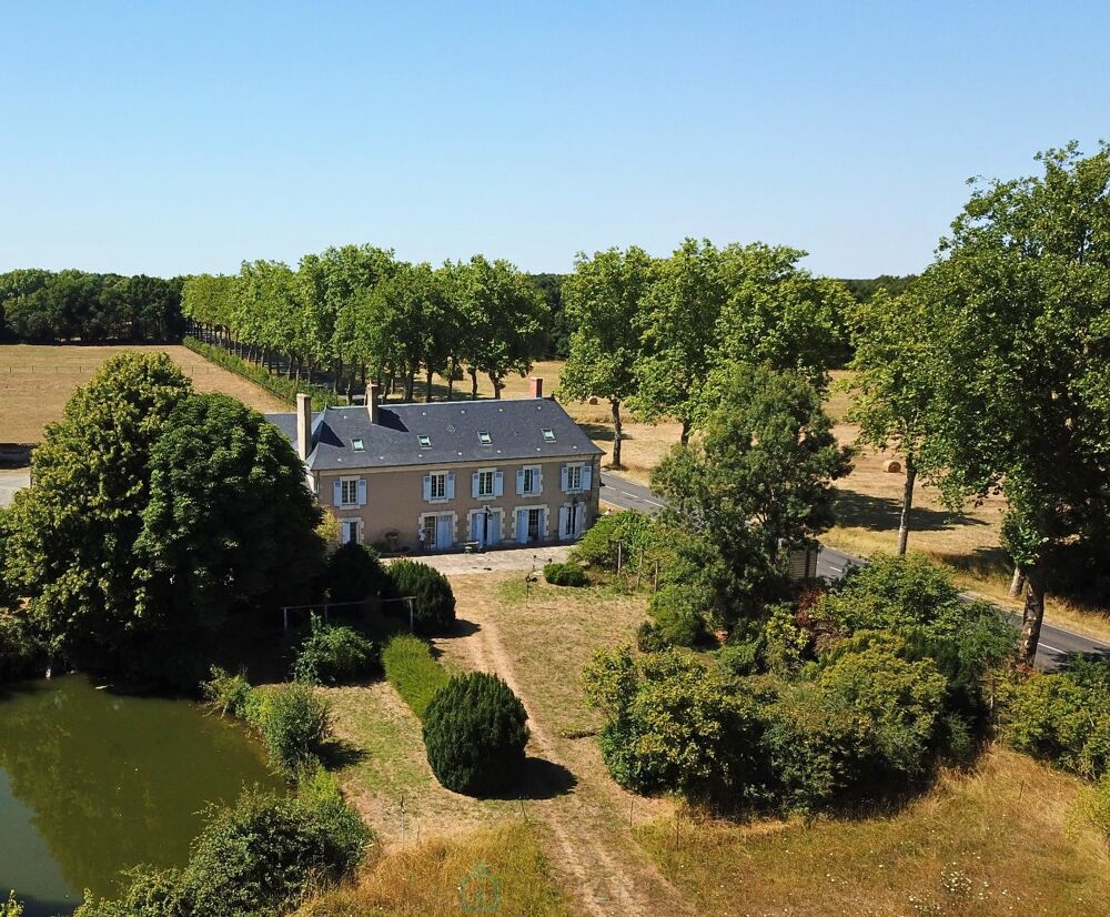 Maison 15 pièces 470 m² · à Chateau la Valliere · 470 m² · 849 750 €
