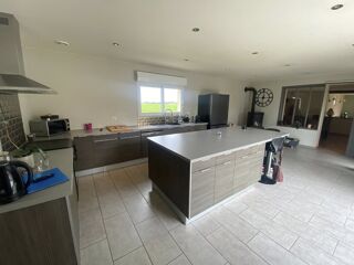  Maison � vendre 8 pi�ces 211 m�