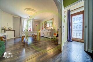  Maison  vendre 8 pices 225 m