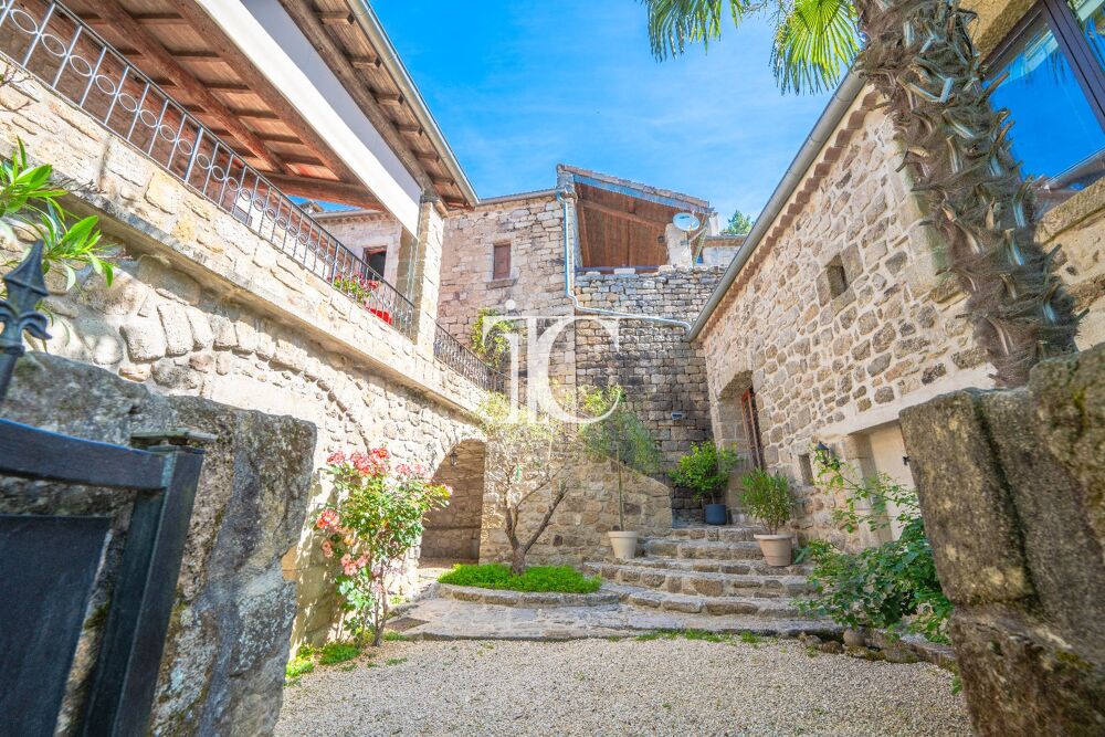 Maison 6 pièces 186 m² · à Lablachere · 186 m² · 498 000 €