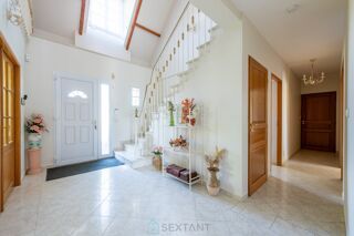  Maison  vendre 9 pices 240 m